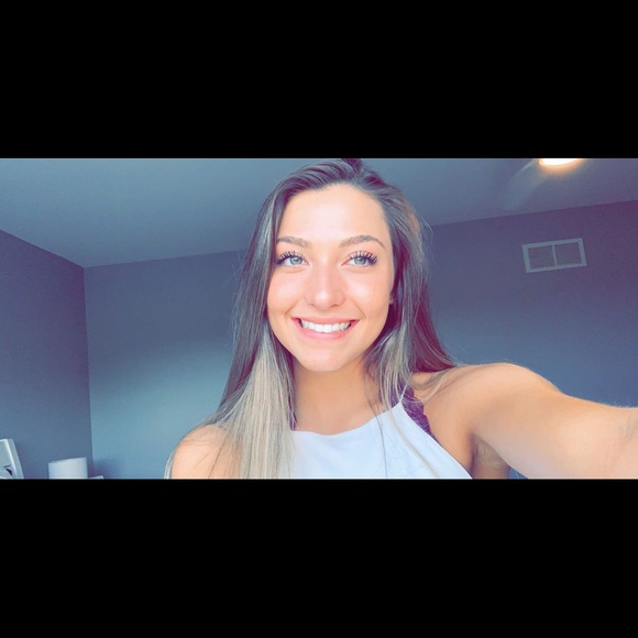 Meet your Posher, Amanda - Picture 1 of 1